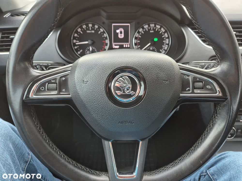 Skoda Octavia 2.0 TDI Edition DSG - 13