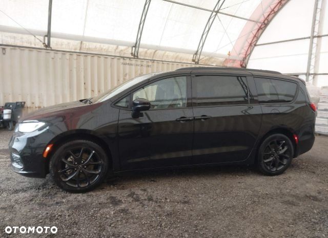 Chrysler Pacifica - 2