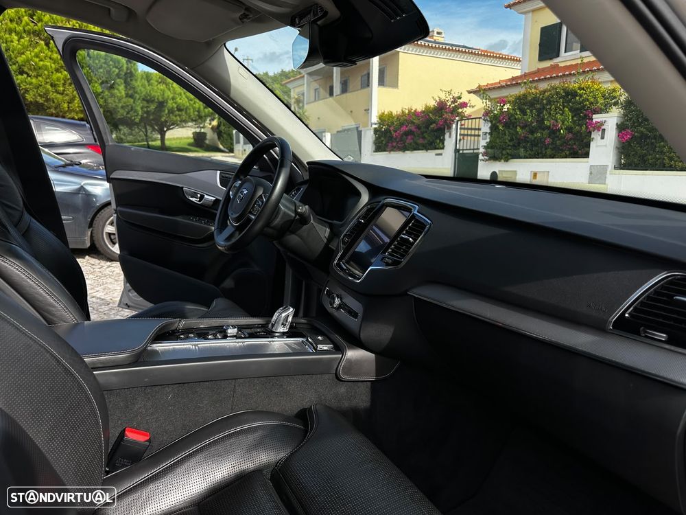 Volvo XC 90 - 9
