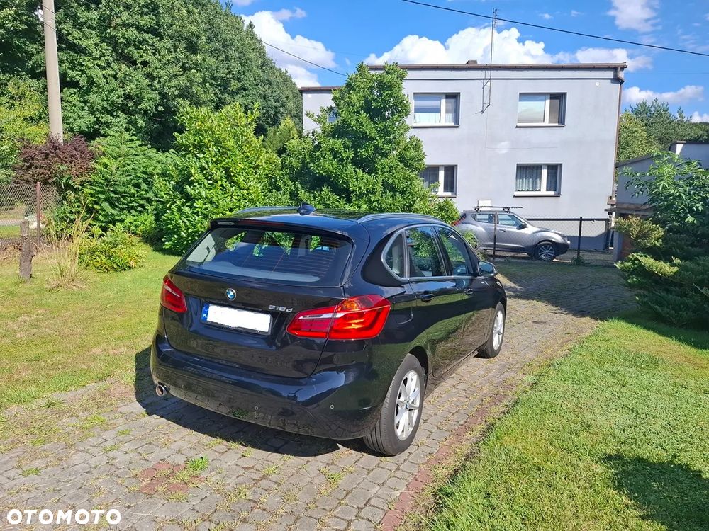 BMW Seria 2 218d - 5