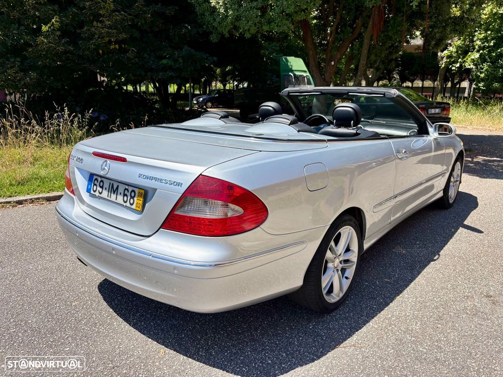 Mercedes-Benz CLK 200 K Avantgarde Aut. - 24