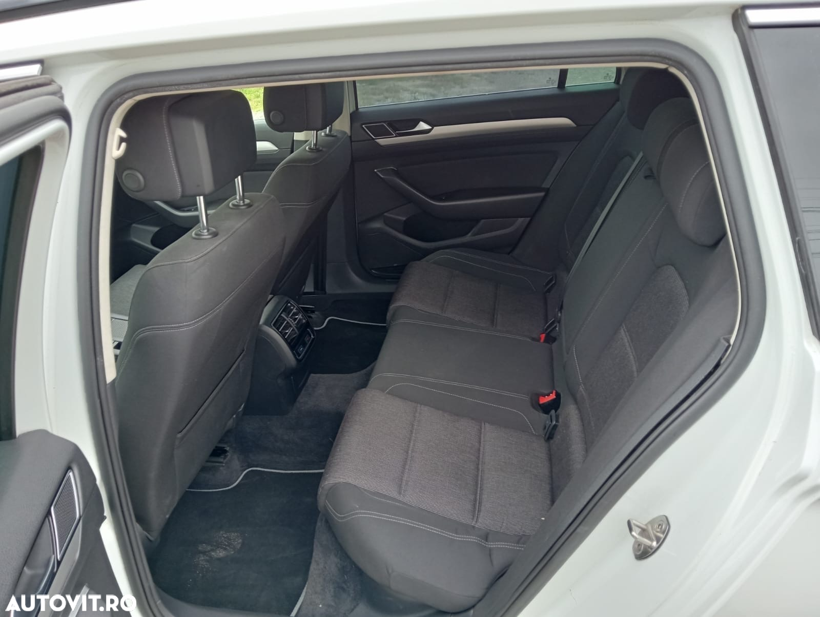 Volkswagen Passat Variant 2.0 TDI DSG (BlueMotion Technology) Comfortline - 9