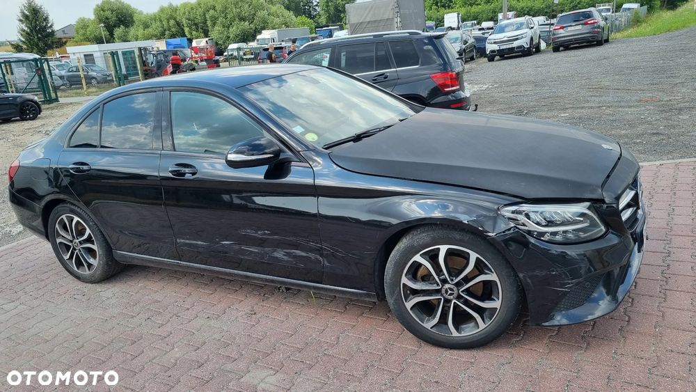 Mercedes-Benz Klasa C 180 d 9G-TRONIC - 18