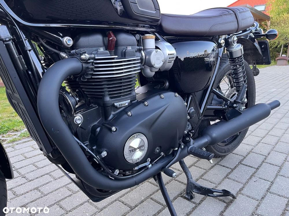 Triumph Bonneville - 10