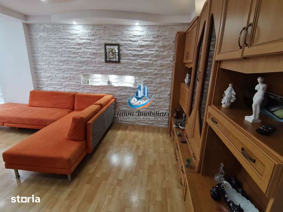 Apartament 2 camere, etaj 1, ultracentral, zona Muzeu Piatra Neamt — fotografia 1