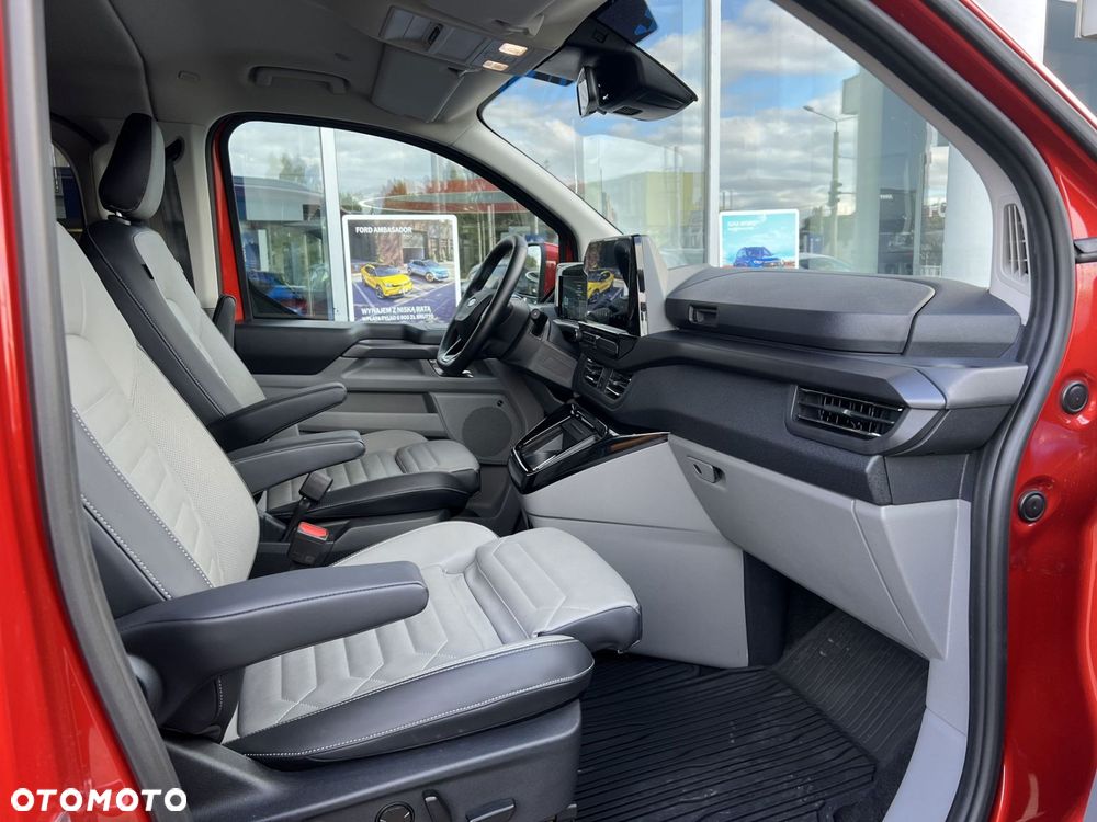 Ford Tourneo Custom - 27