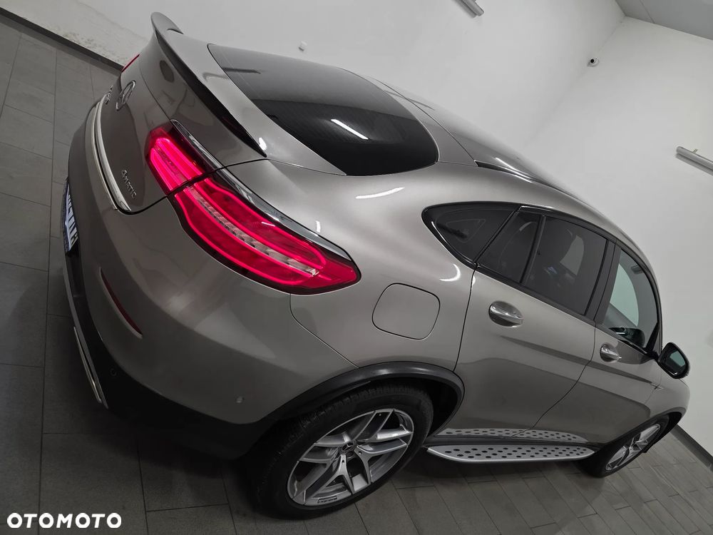 Mercedes-Benz GLC 250 4Matic 9G-TRONIC AMG Line - 35