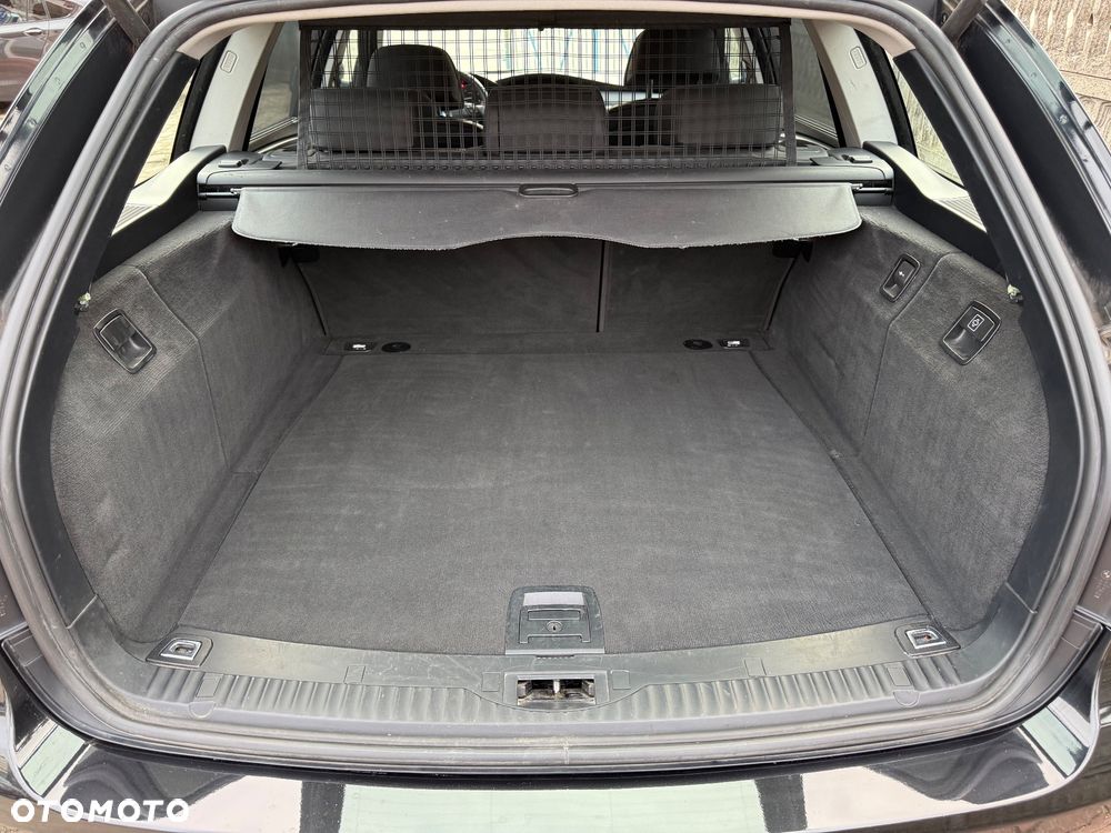 BMW Seria 5 525d - 24