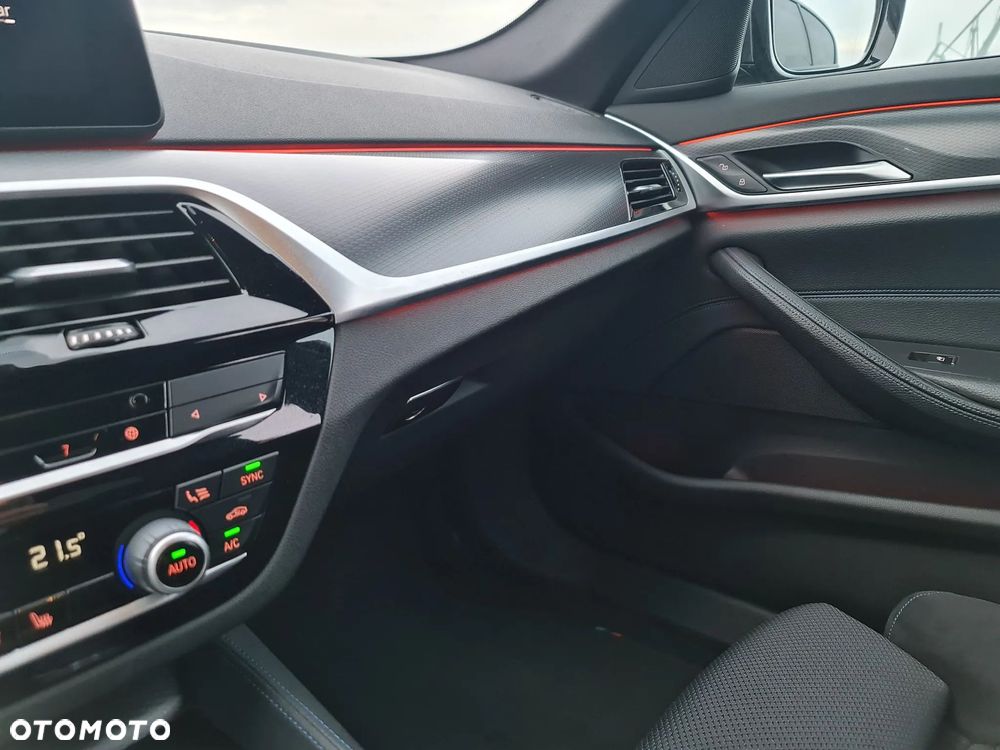 BMW Seria 5 520d xDrive M Sport sport - 25