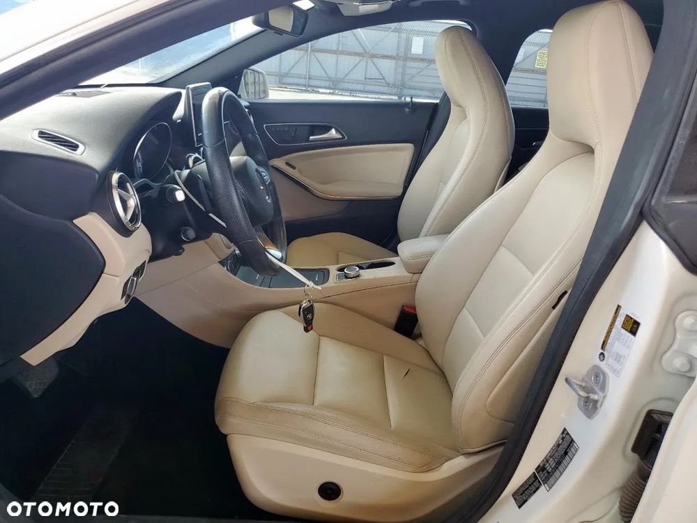 Mercedes-Benz CLA 250 7G-DCT Sport - 8