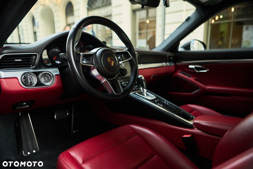 Porsche 911 Carrera S PDK - 15