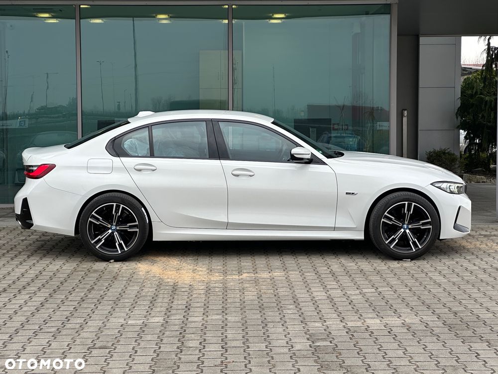 BMW Seria 3 320e M Sport - 14