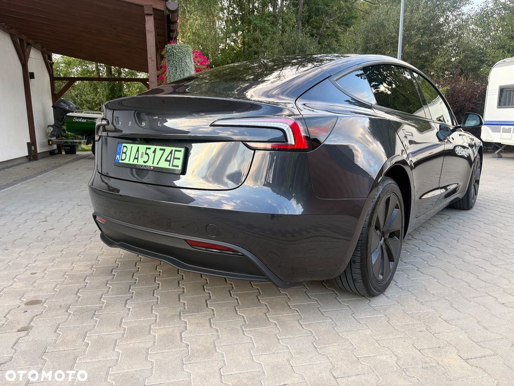 Tesla Model 3 - 35