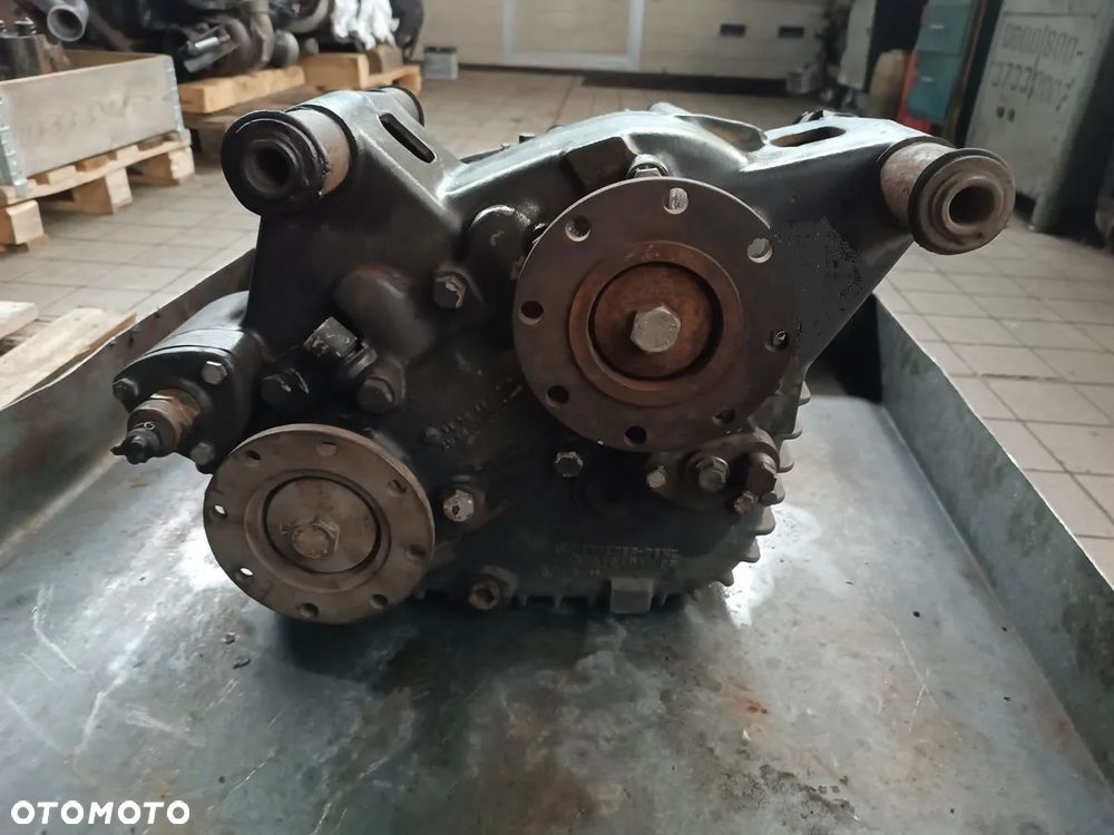 SKRZYNIA ROZDZIELCZA REDUKTOR VG500 4x4 Mercedes 1017 1217 1417 1617 - 2