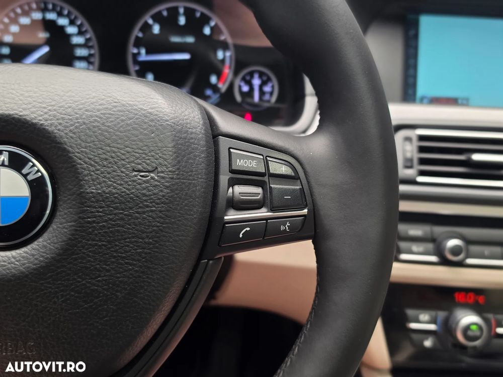 BMW Seria 5 520d Sport-Aut. - 30