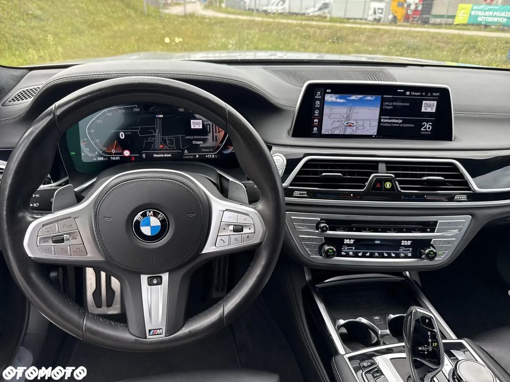 BMW Seria 7 750i xDrive sport - 12