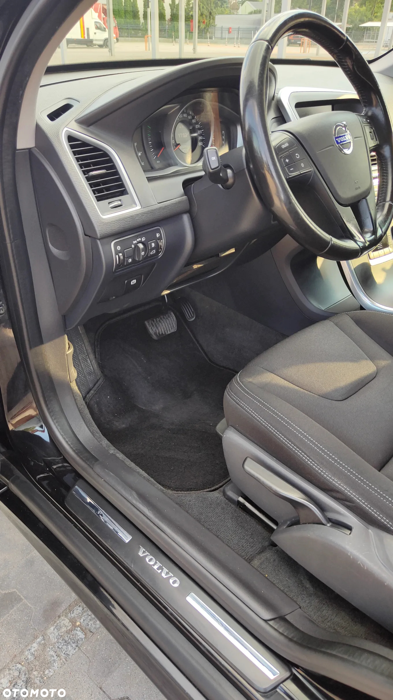 Volvo XC 60 D3 Drive-E Momentum - 10
