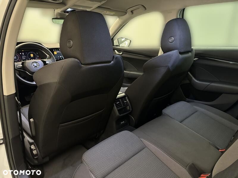 Skoda Octavia 2.0 TDI Selection DSG - 18