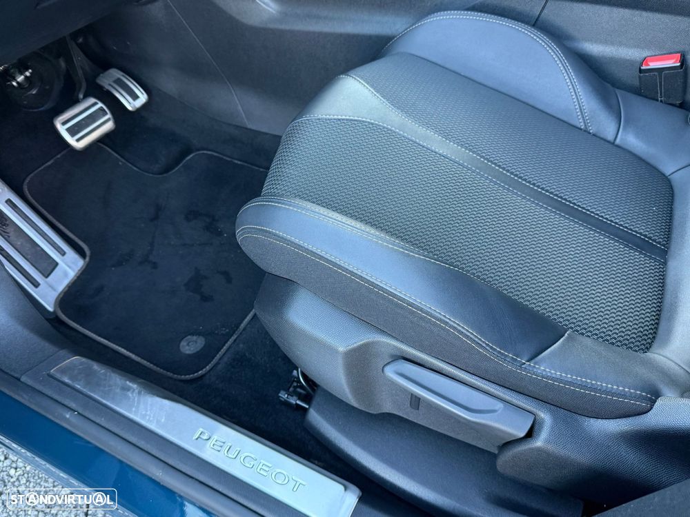 Peugeot 3008 1.2 Hybrid GT e-DCS6 - 9
