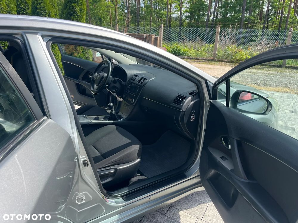 Toyota Avensis 2.0 D-4D Sol+NAVI - 9