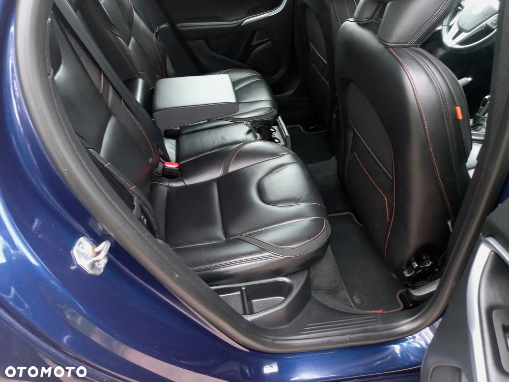 Volvo V40 - 13