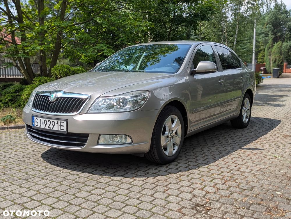 Skoda Octavia 2.0 TDI Elegance DSG - 2