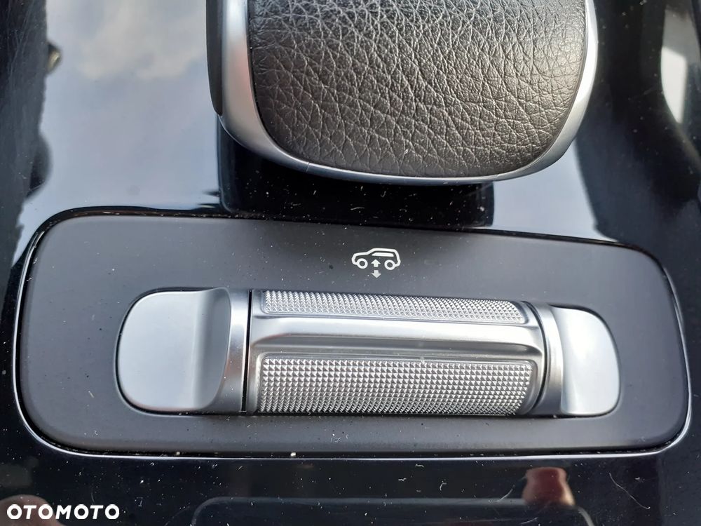 Mercedes-Benz GLE 300 d 4Matic 9G-TRONIC AMG Line - 29