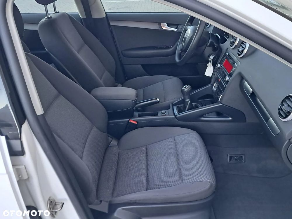 Audi A3 1.6 Limited Edition - 19
