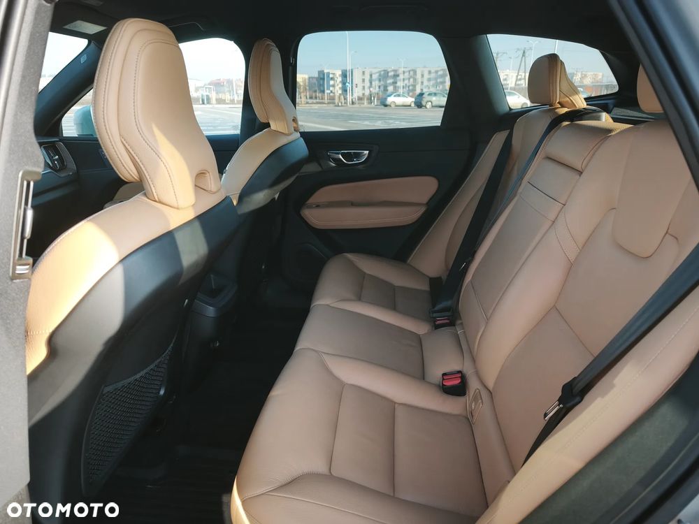 Volvo XC 60 B4 D AWD Geartronic Inscription - 9