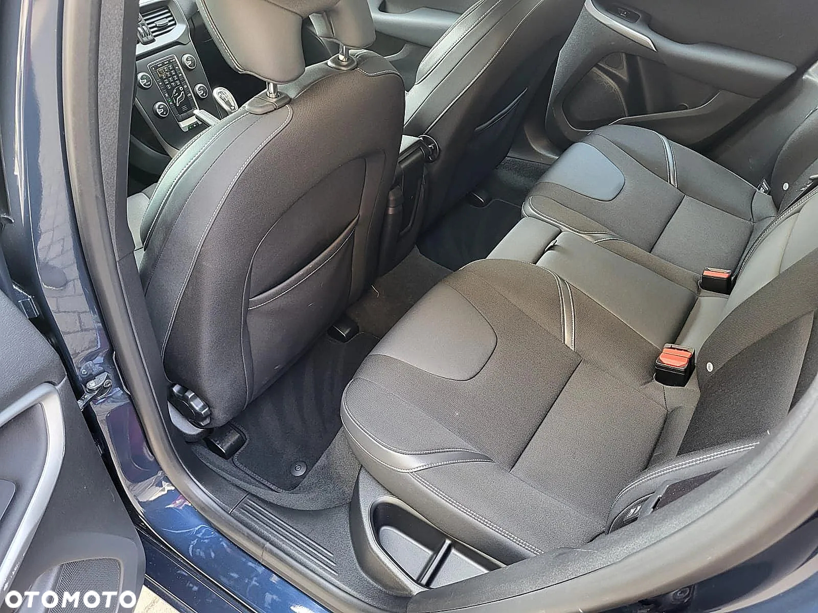 Volvo V40 T3 Momentum - 21