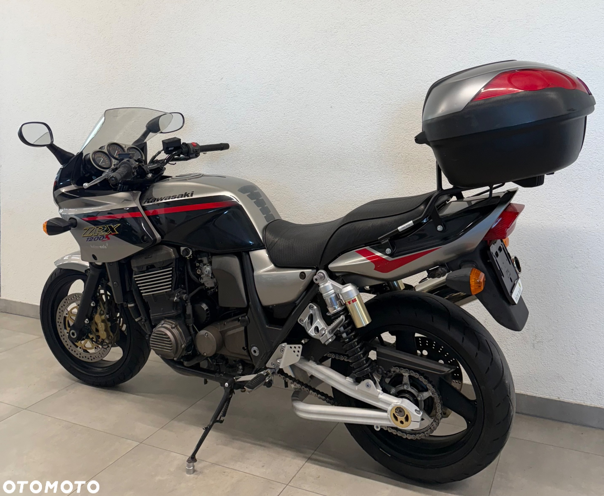 Kawasaki ZRX - 6