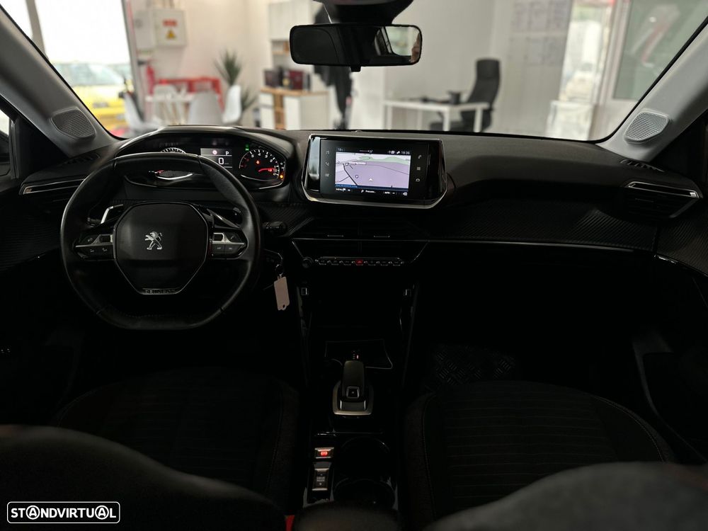 Peugeot 208 - 33