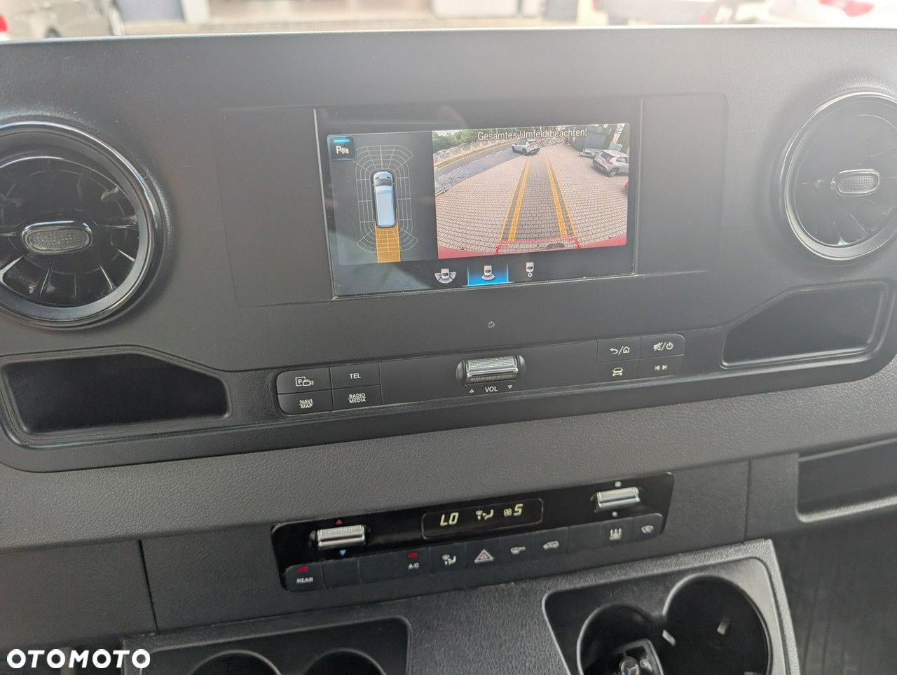 Mercedes-Benz Sprinter - 14