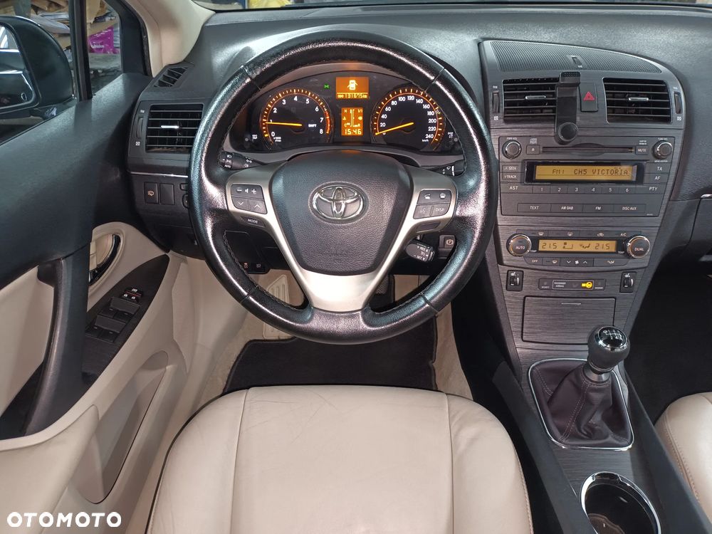 Toyota Avensis 1.8 Premium EU5 - 11