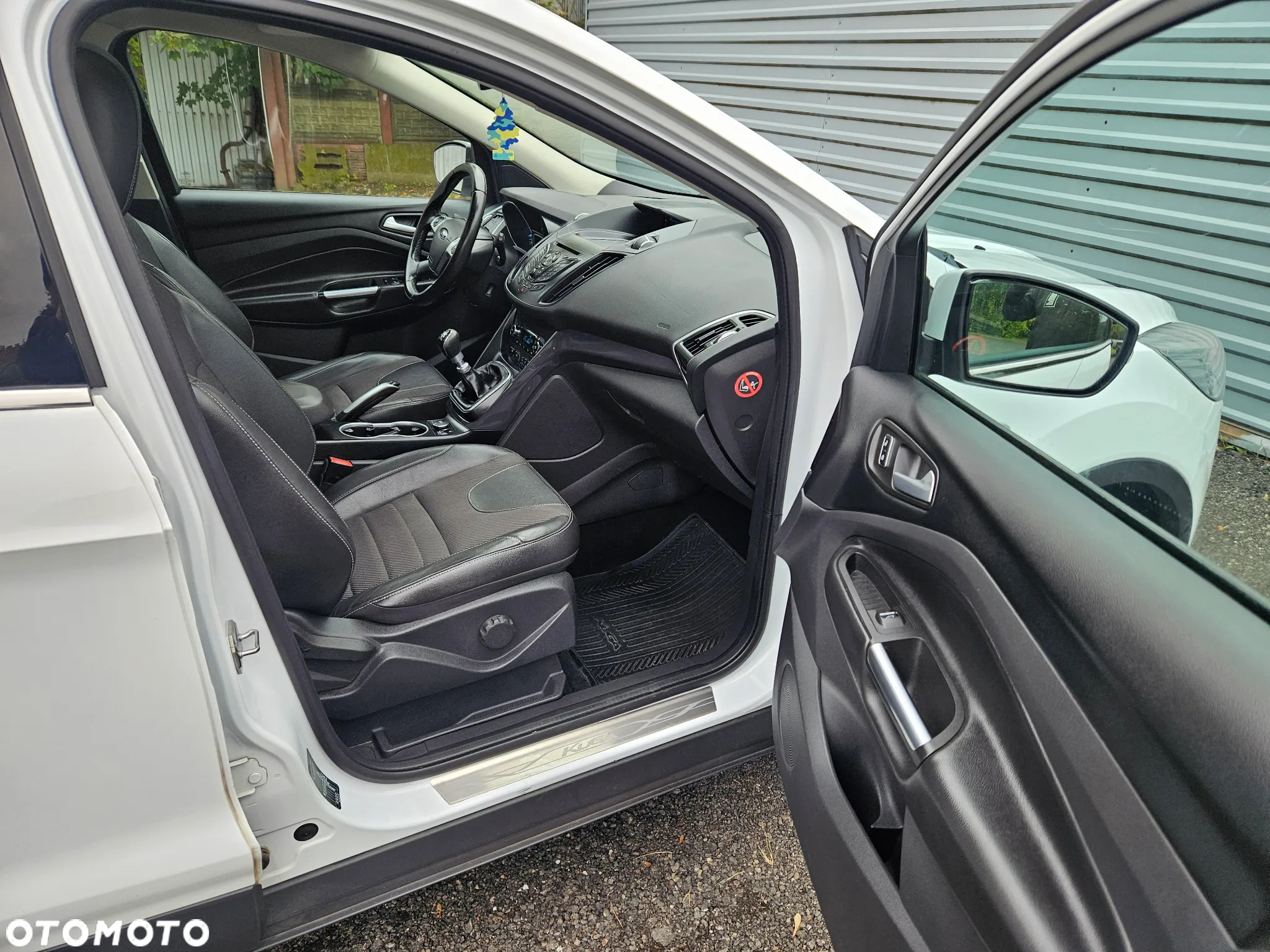 Ford Kuga 1.5 EcoBoost FWD Titanium ASS - 24