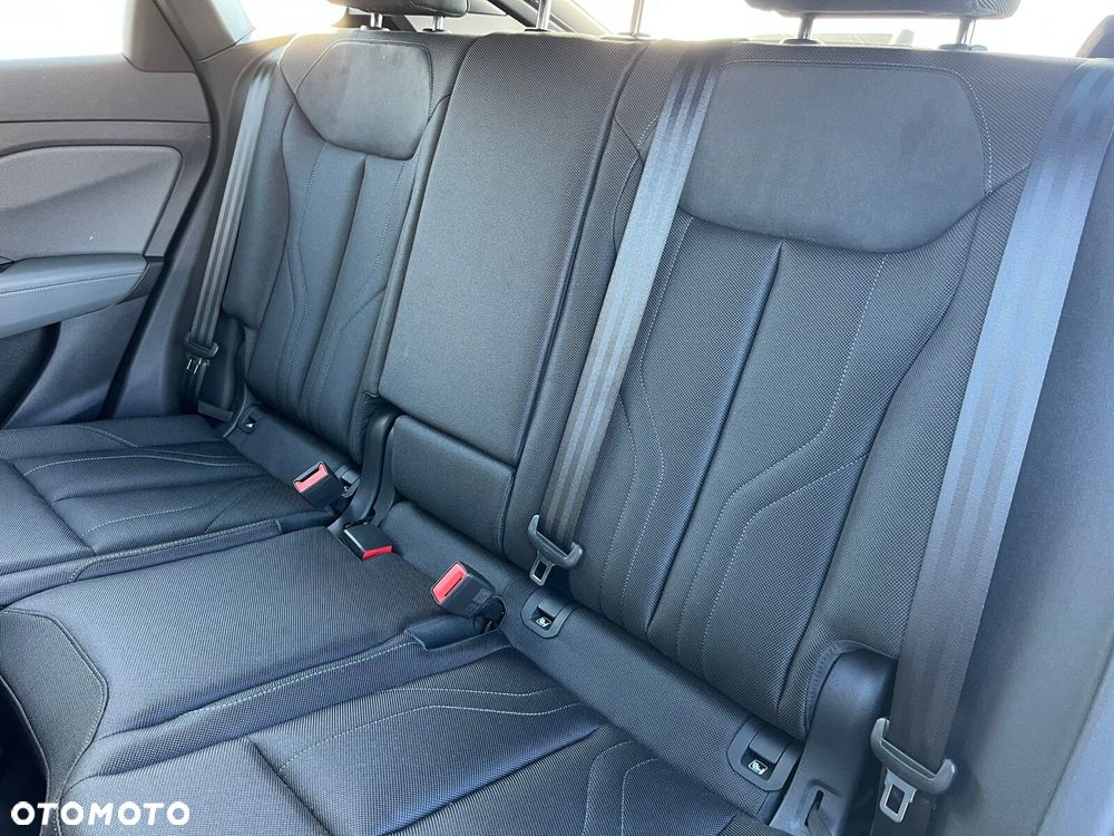 Audi Q3 Sportback - 12