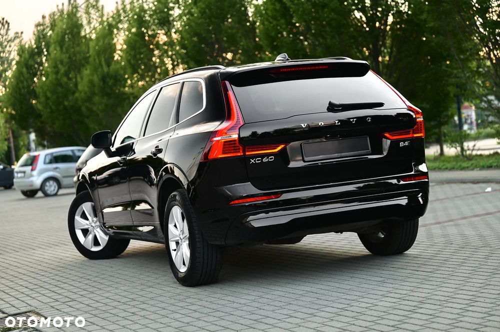Volvo XC 60 B4 D AWD Momentum Pro - 19