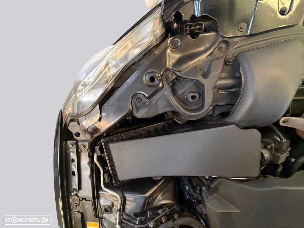 Jaguar XF - 32