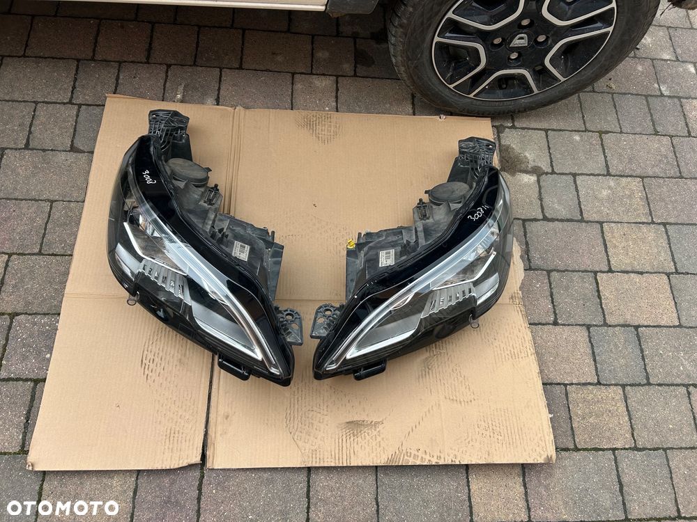 Peugeot 3008 II lampa lewy przód prawy przód 9810478180 9810478080 - 1