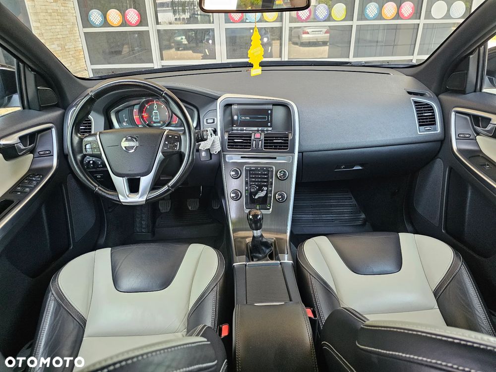 Volvo XC 60 D4 Momentum - 21