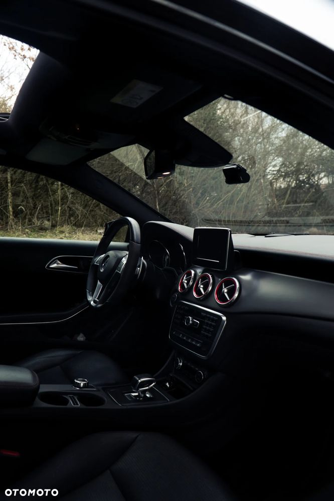 Mercedes-Benz GLA 45 AMG 4-Matic - 31