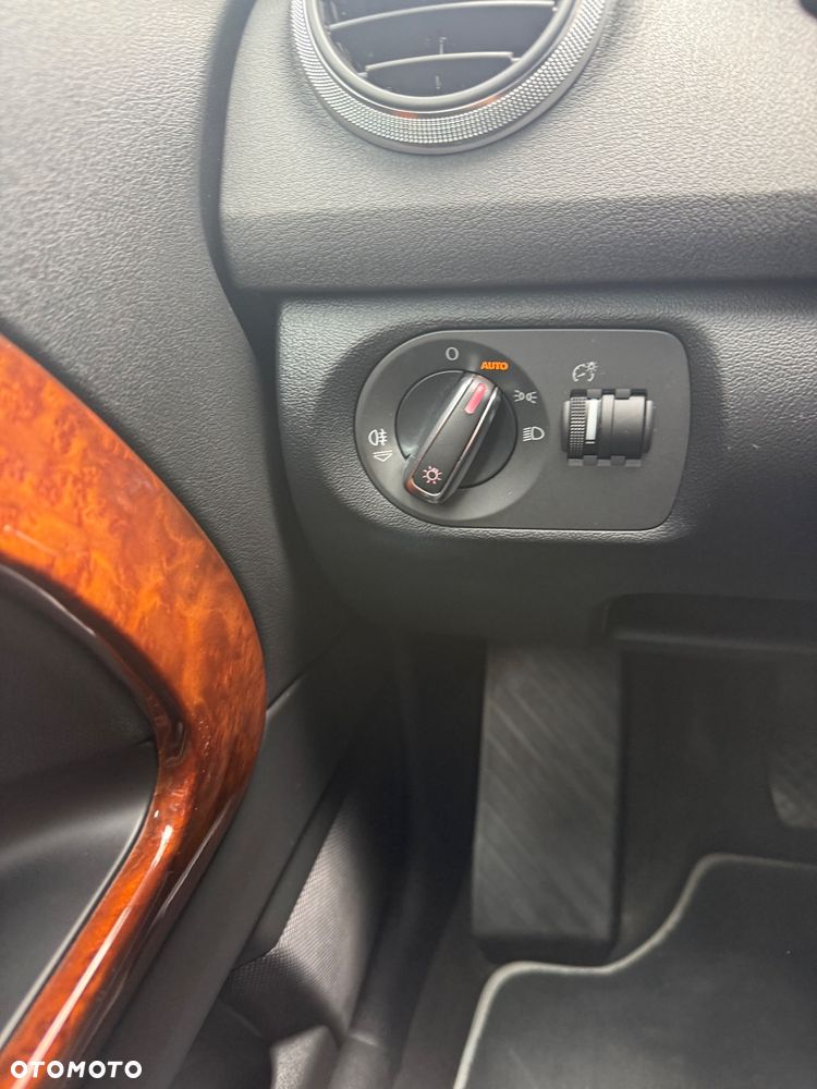Audi A3 3-drzwiowe 1.6 TDI DPF Attraction - 4