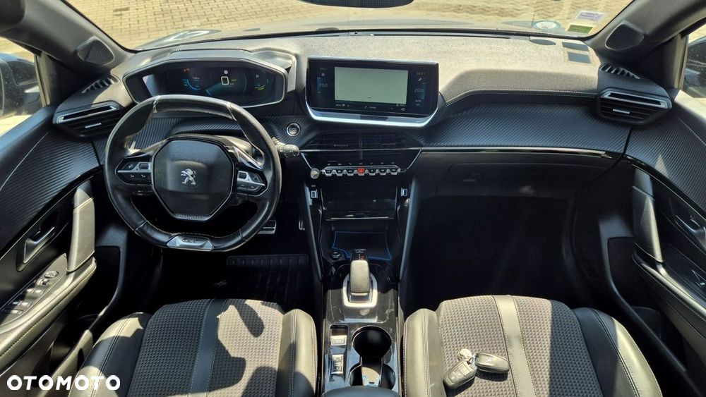 Peugeot 208 - 10