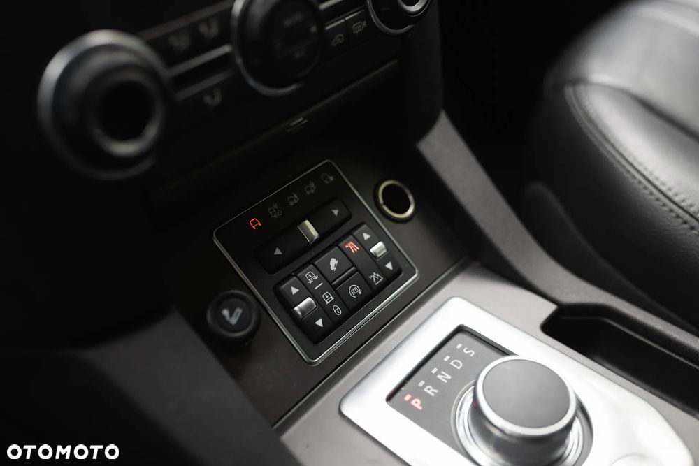 Land Rover Discovery 3.0 SD V6 HSE - 21