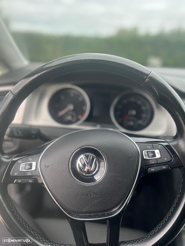 VW Golf 1.6 TDi Trendline BlueMotion - 11