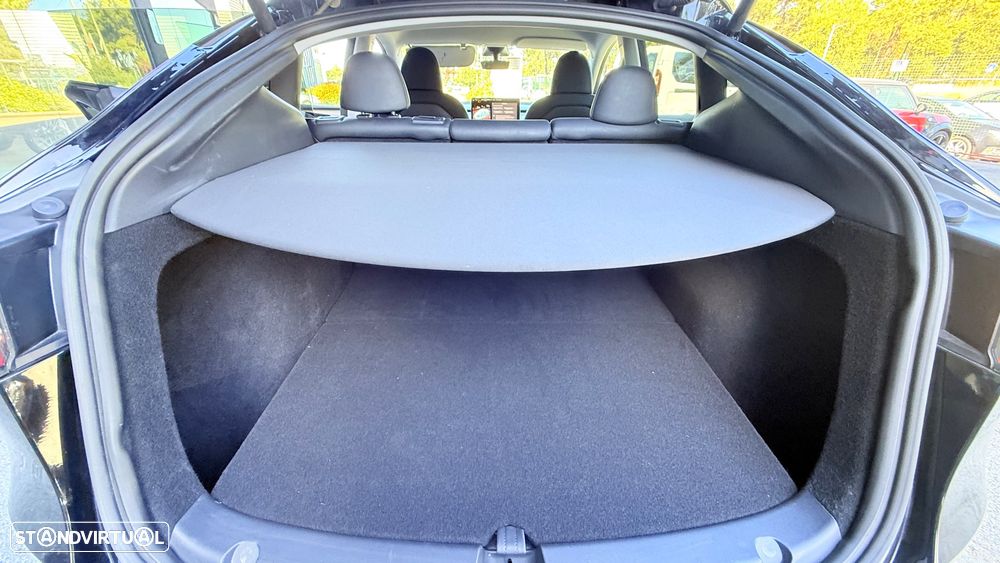 Tesla Model Y Long Range Dual Motor AWD - 19