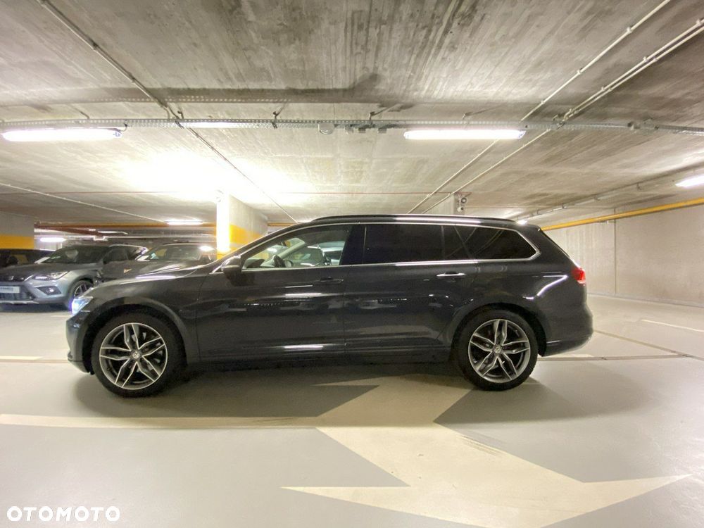 Volkswagen Passat - 4