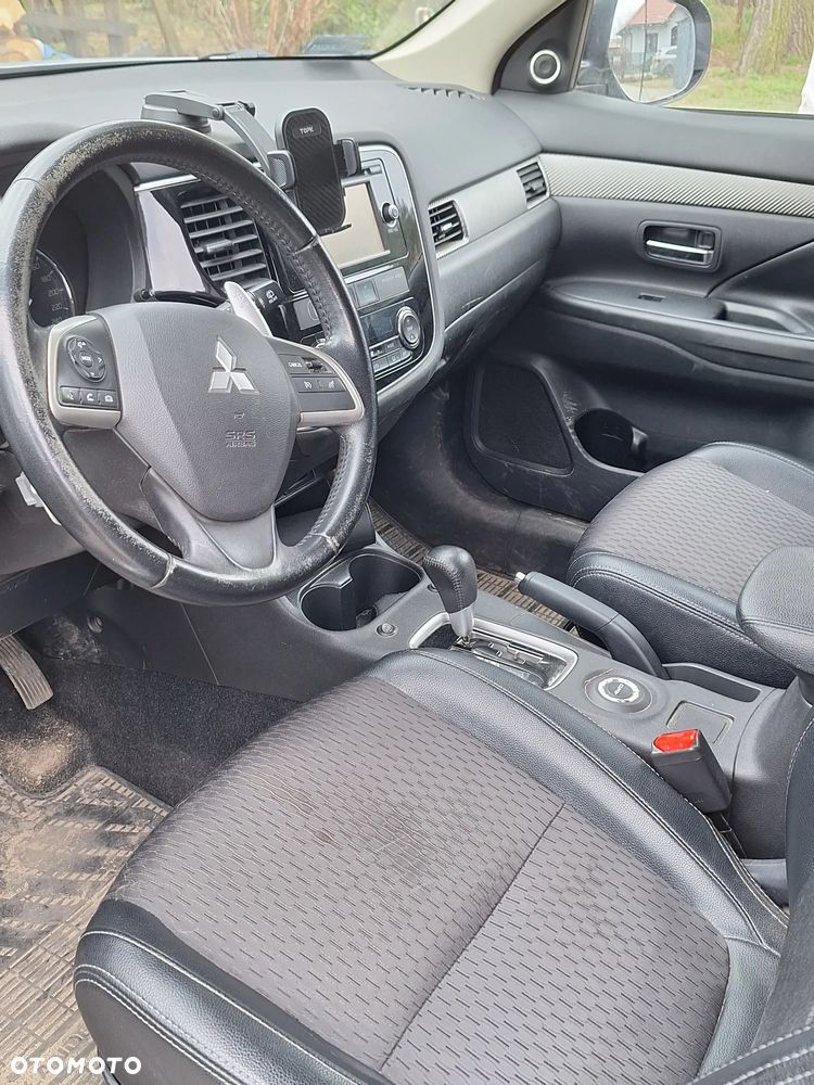 Mitsubishi Outlander 2.0 Intense + 4WD CVT - 5