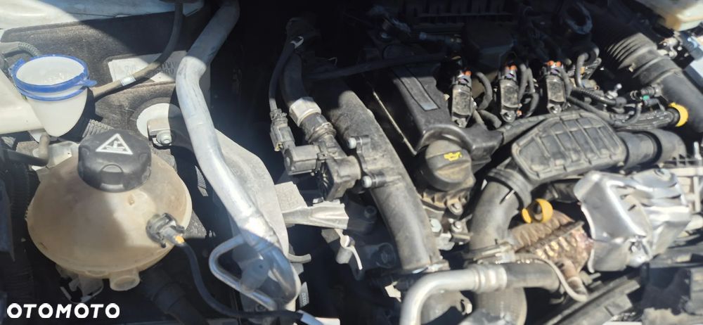Peugeot 308 1.2 PureTech Allure S&S - 17
