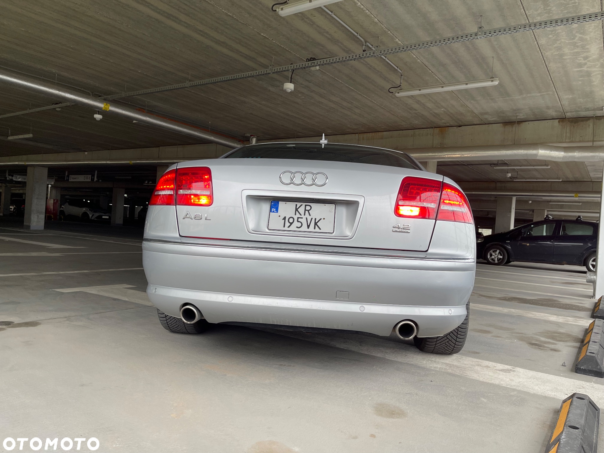 Audi A8 4.2 L Quattro - 6